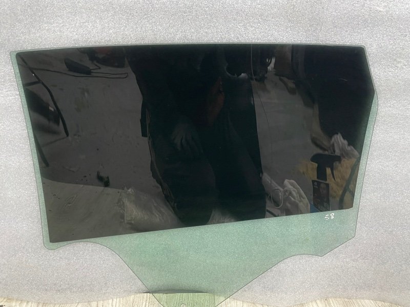 Стекло двери задней правой, Москва