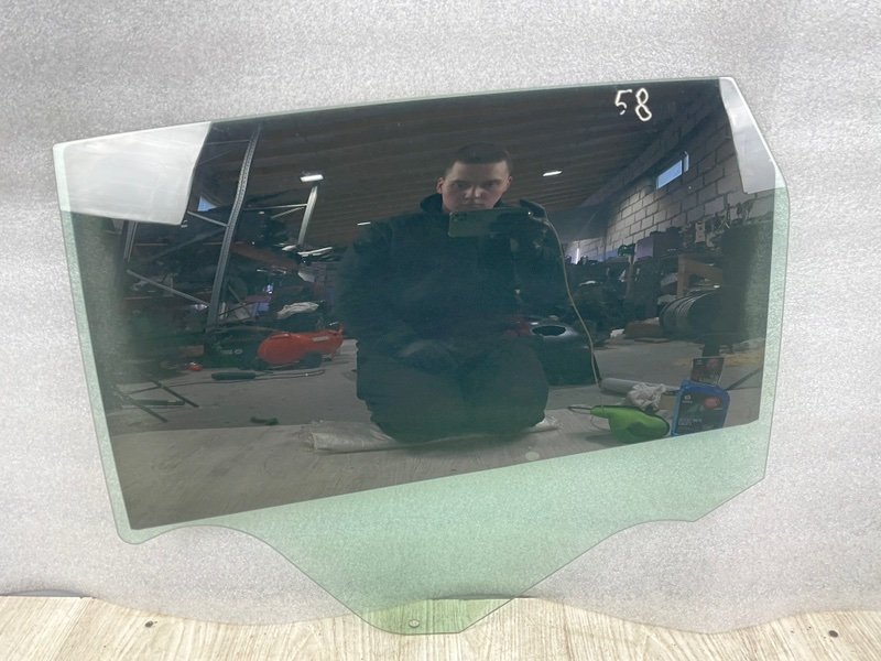 Стекло двери задней левой, Москва