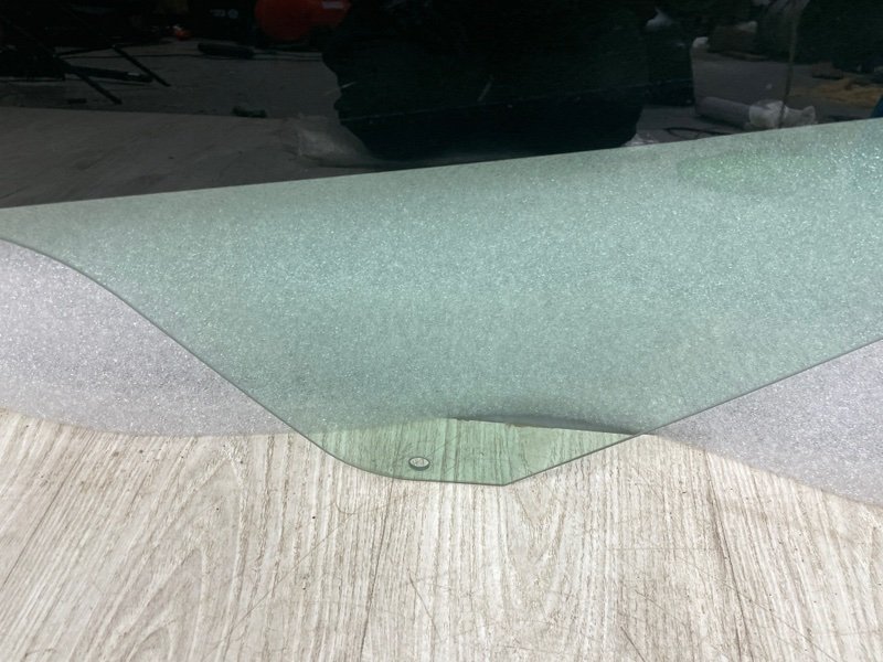 Стекло двери задней левой, Москва