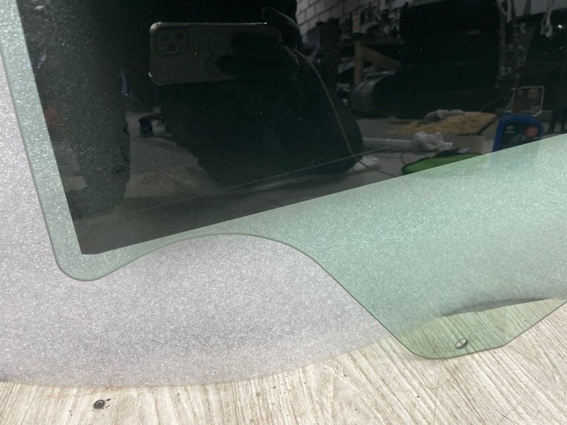 Стекло двери задней левой, Москва
