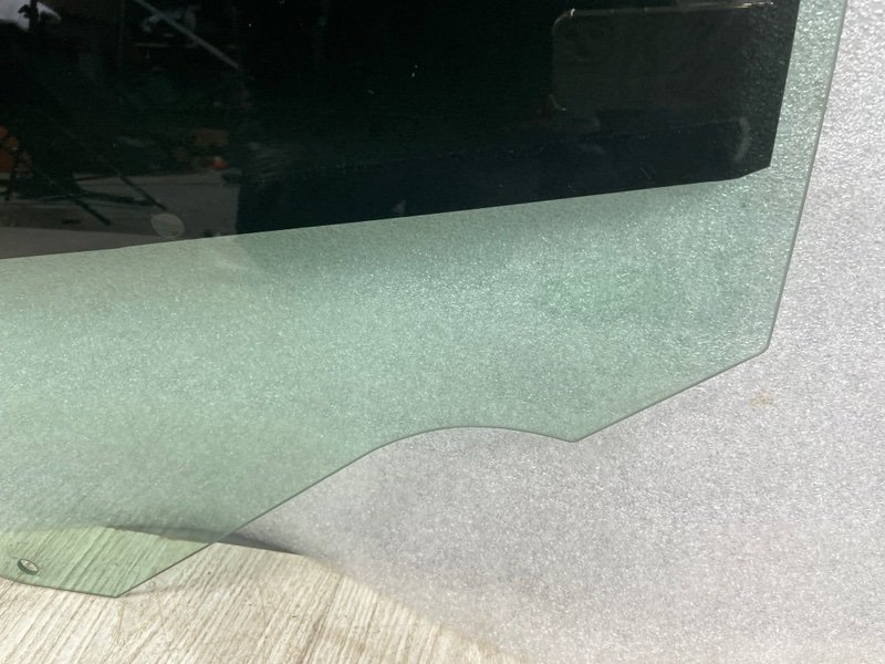 Стекло двери задней левой, Москва