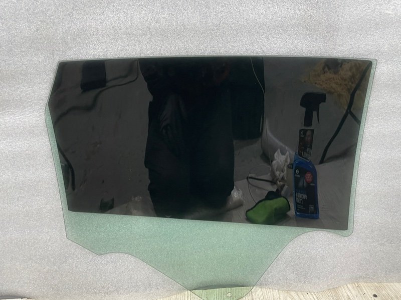 Стекло двери задней левой, Москва