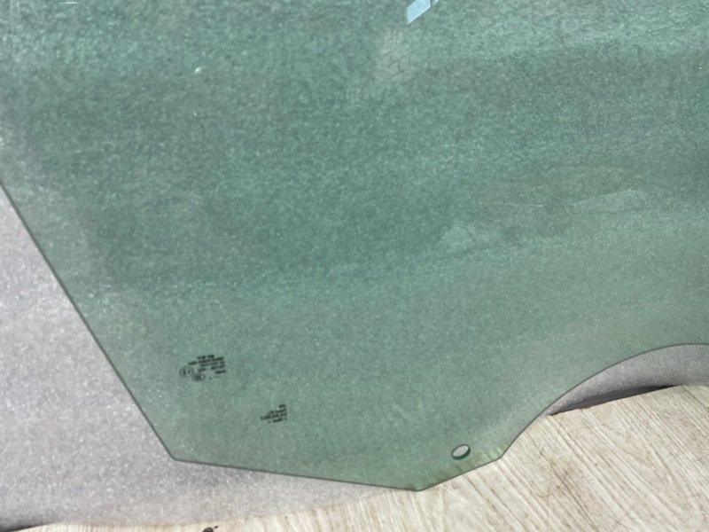 Стекло двери передней правой, Москва