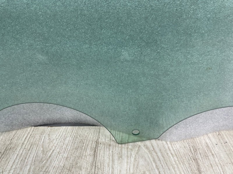 Стекло двери передней правой, Москва