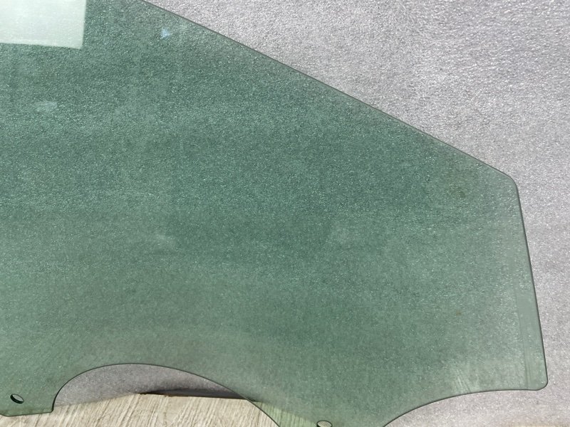 Стекло двери передней правой, Москва