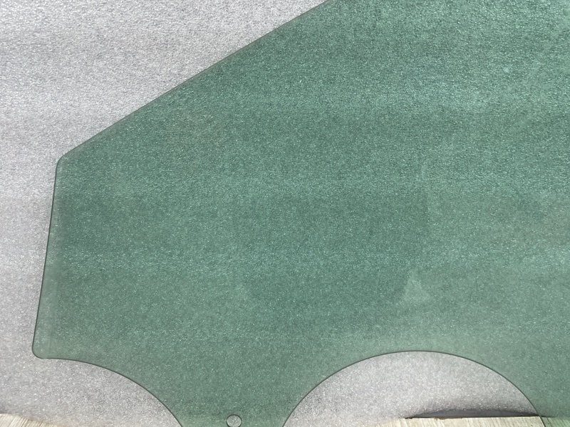 Стекло двери передней правой, Москва