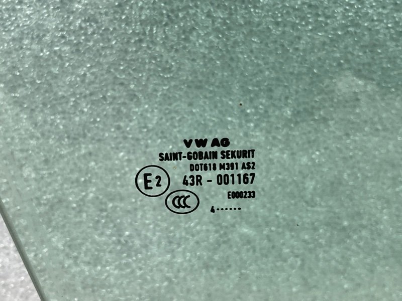 Стекло двери передней правой, Москва