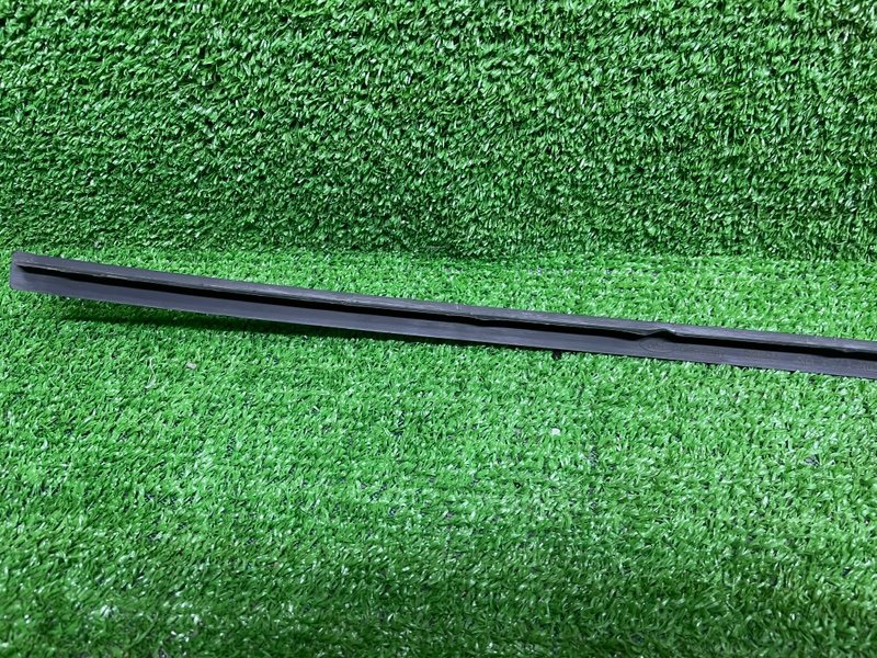 Молдинг лобового стекла, 2000 рублей, Москва