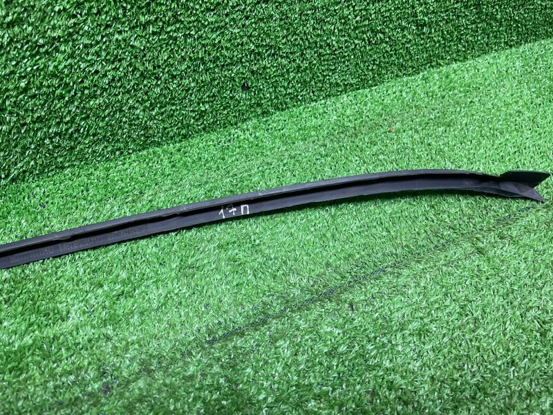 Молдинг лобового стекла, 2000 рублей, Москва