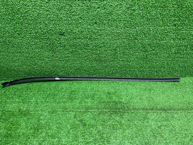 Молдинг лобового стекла, 2000 рублей, Москва