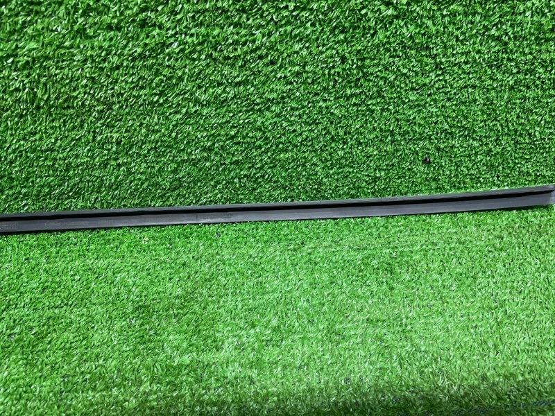 Молдинг лобового стекла, 2000 рублей, Москва