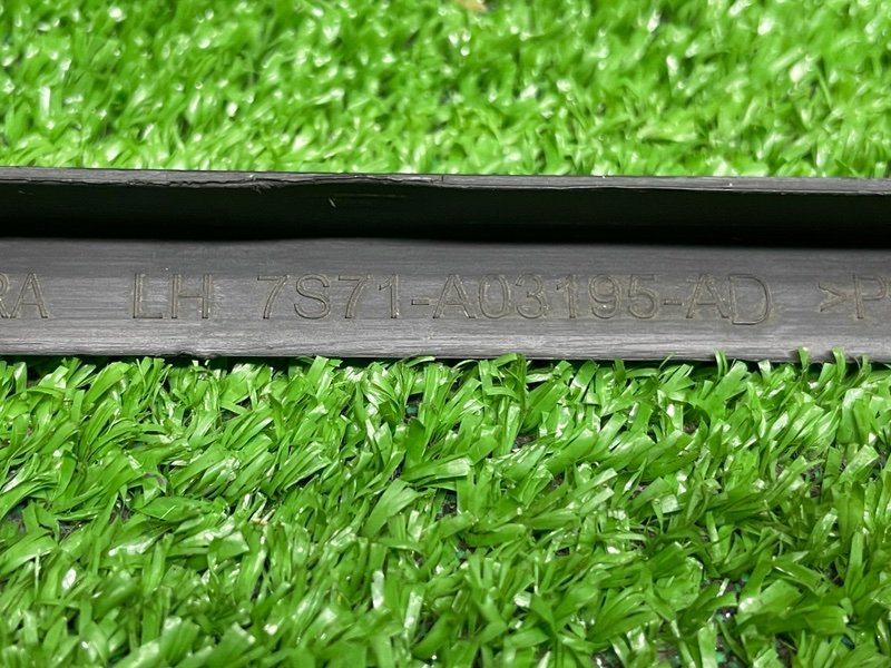 Молдинг лобового стекла, 2000 рублей, Москва