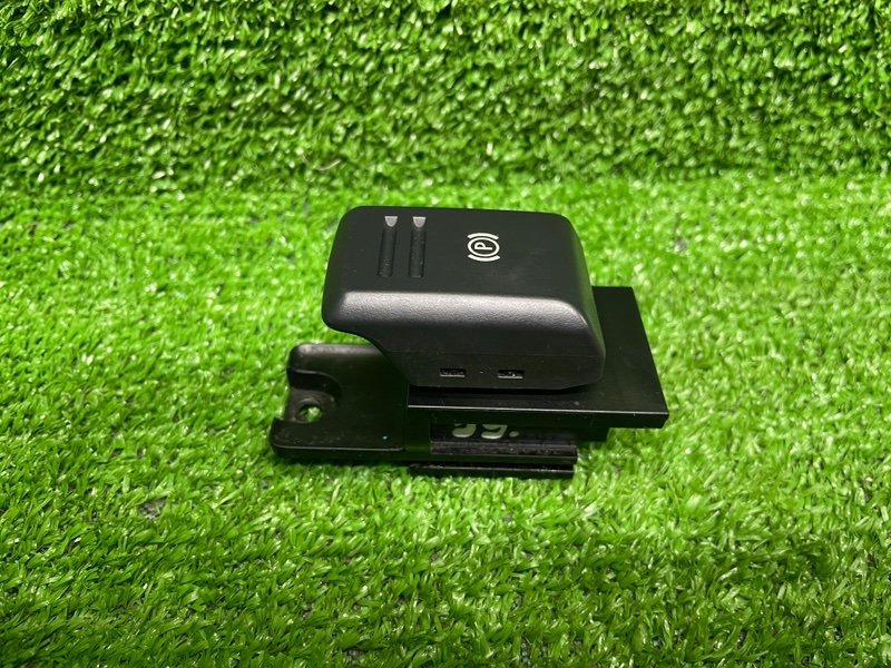 Кнопка стояночного тормоза, 1000 рублей, Москва