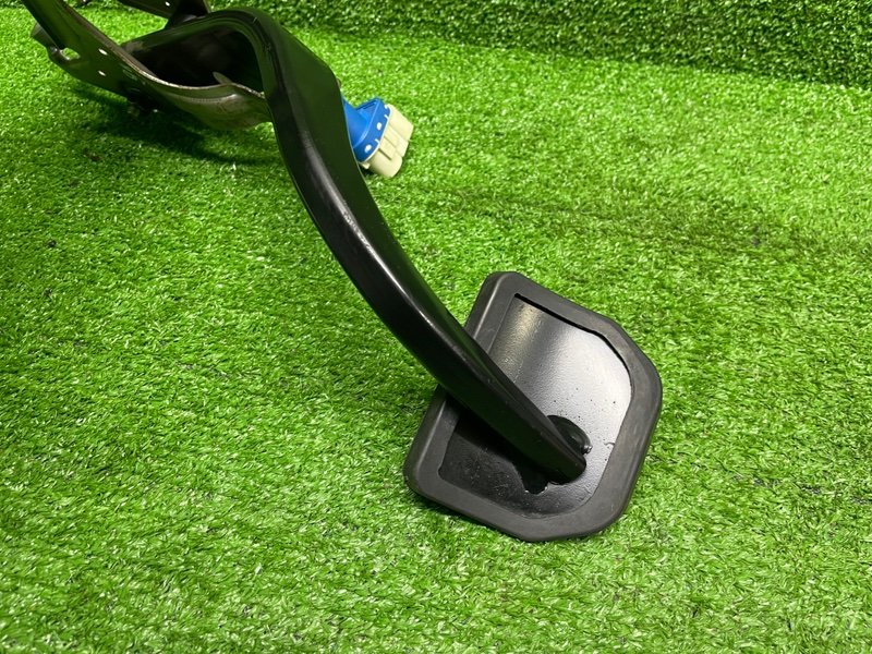 Педаль тормоза, Москва