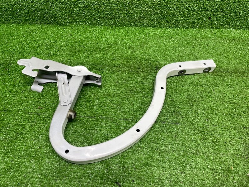 Петля крышки багажника, 2600 рублей, Москва