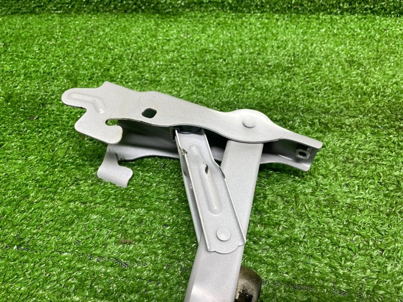 Петля крышки багажника, 2600 рублей, Москва