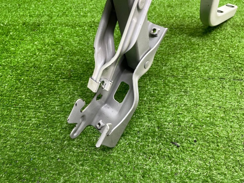 Петля крышки багажника, 2600 рублей, Москва