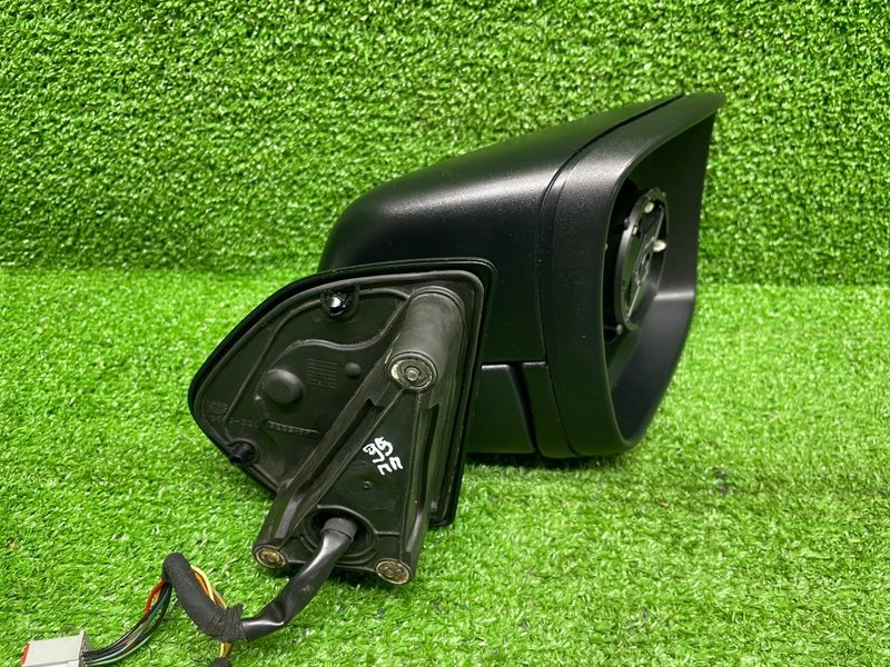 Зеркало правое, Москва