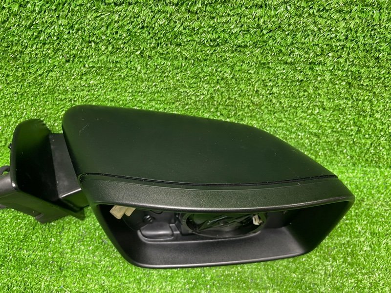 Зеркало правое, Москва