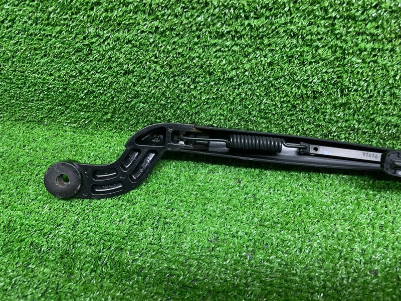 Поводок стеклоочистителя передний, Москва