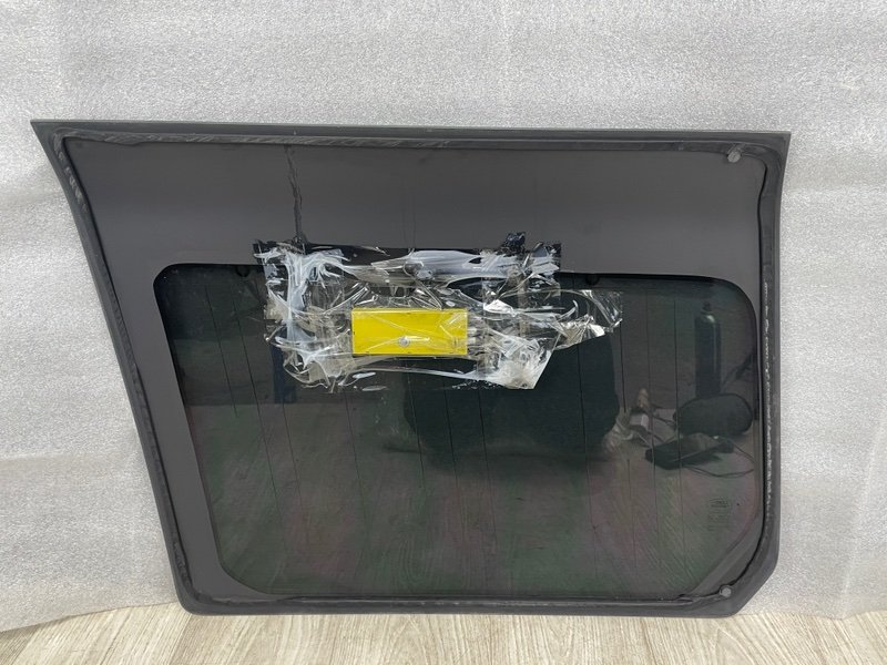 Стекло глухое зад. правое, Москва