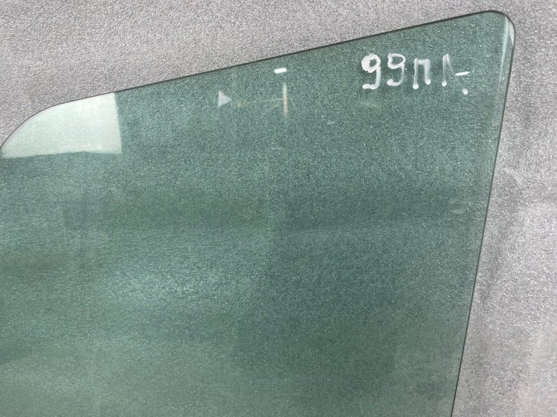 Стекло двери передней левой, 2000 рублей, Москва