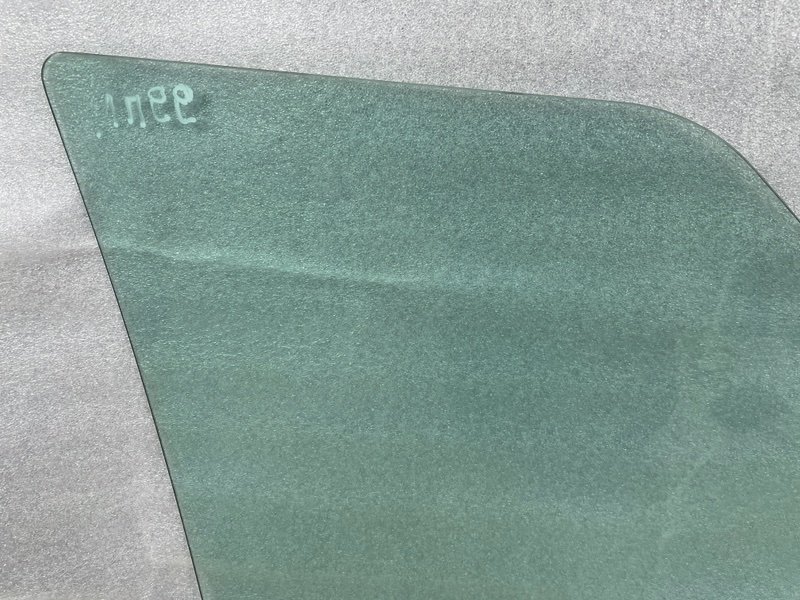 Стекло двери передней левой, 2000 рублей, Москва