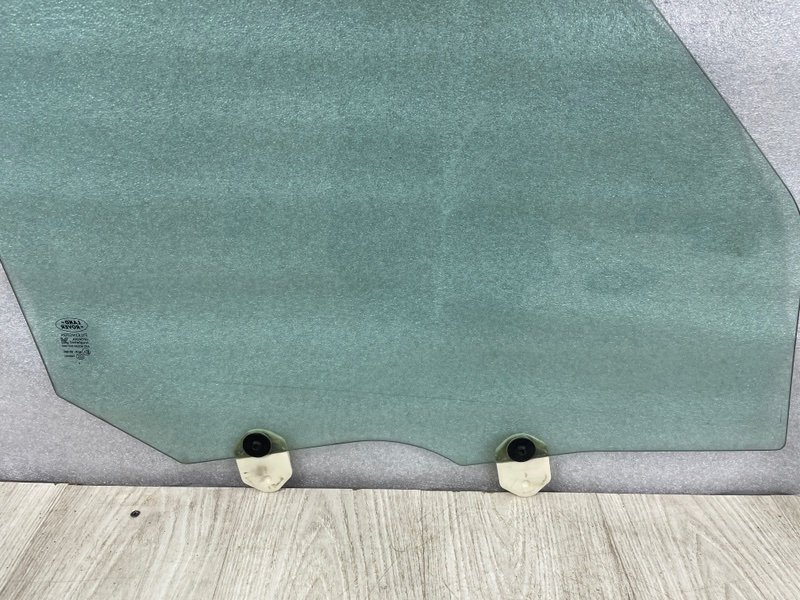 Стекло двери передней левой, 2000 рублей, Москва