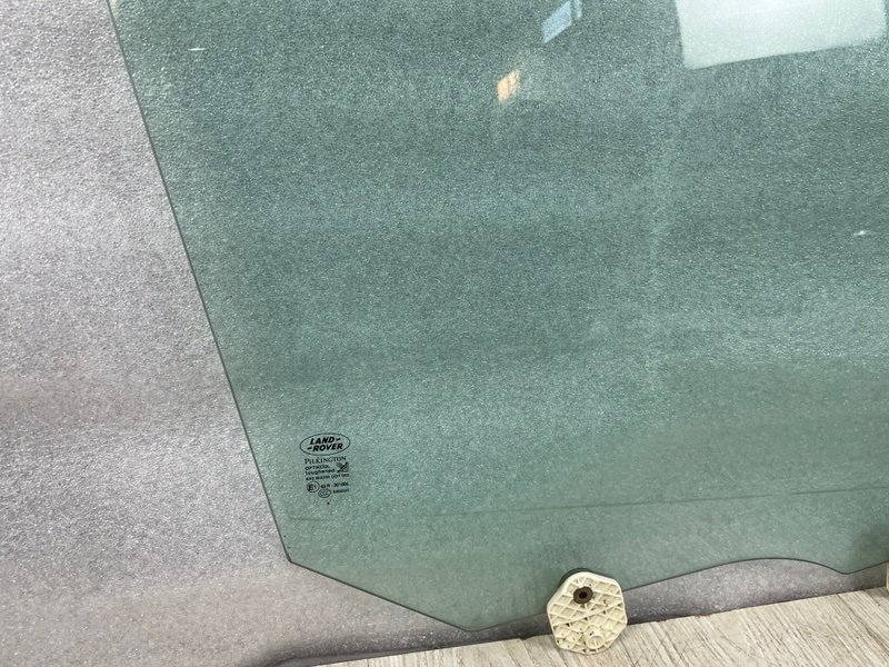 Стекло двери передней правой, Москва