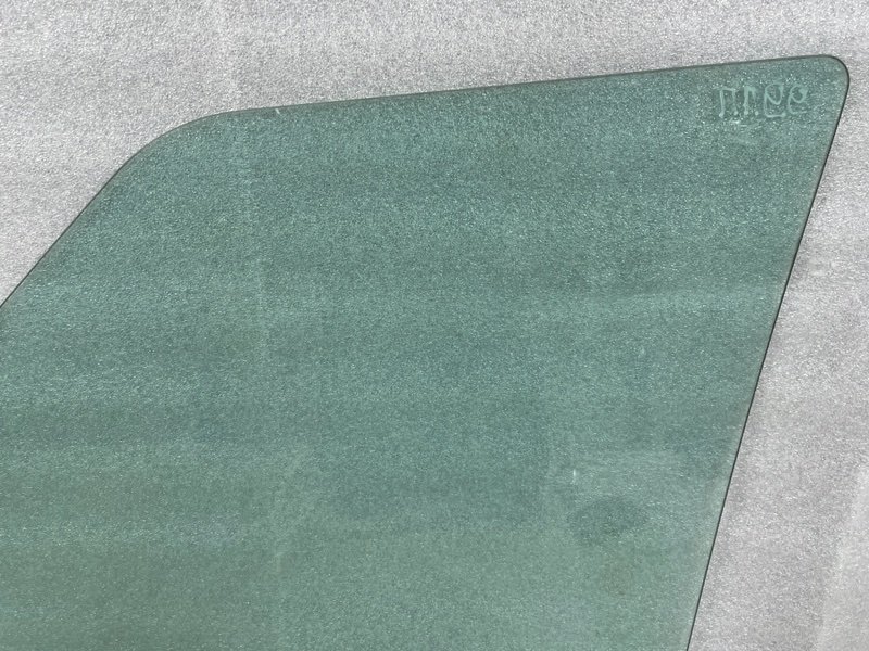 Стекло двери передней правой, Москва