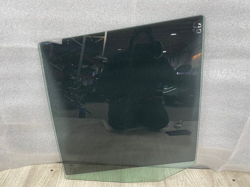 Стекло двери задней левой, Москва