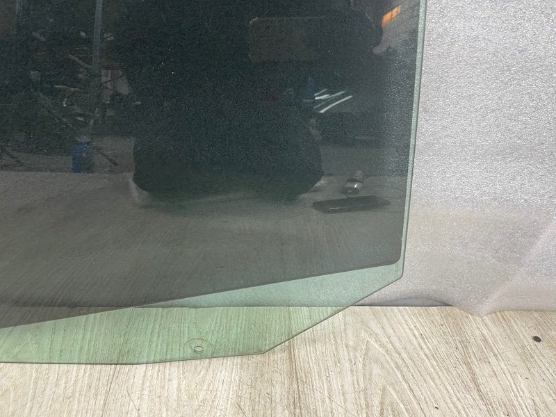 Стекло двери задней левой, Москва