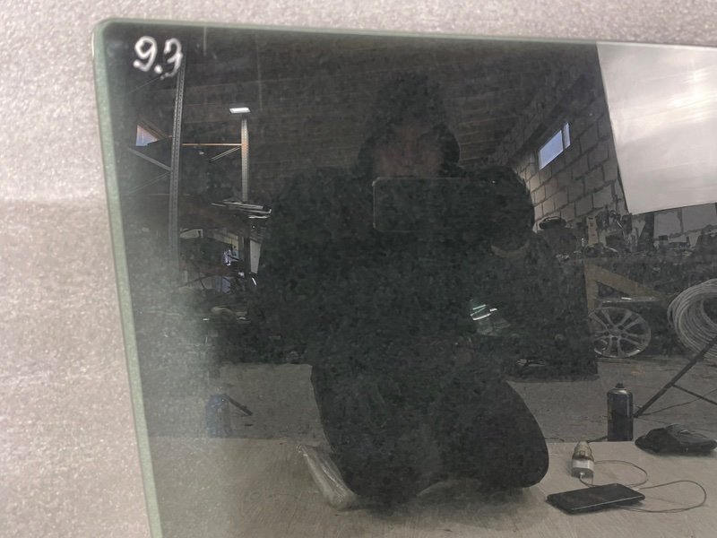 Стекло двери задней правой, Москва