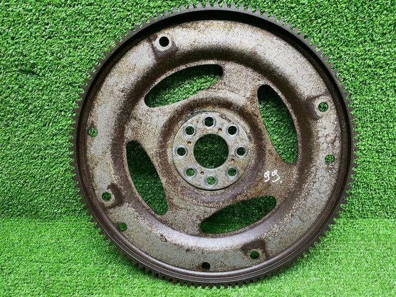 Маховик, 2000 рублей, Москва