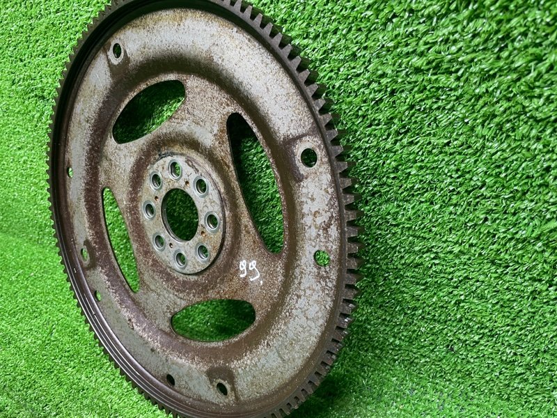 Маховик, 2000 рублей, Москва