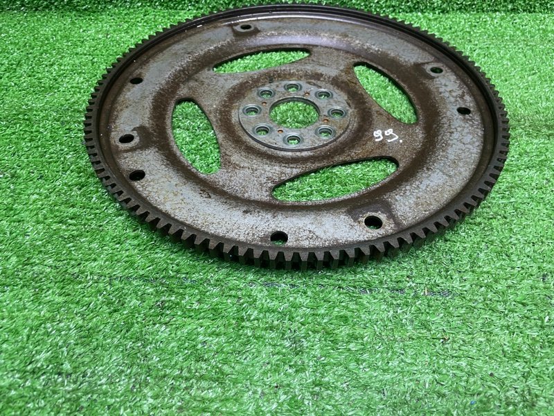 Маховик, 2000 рублей, Москва