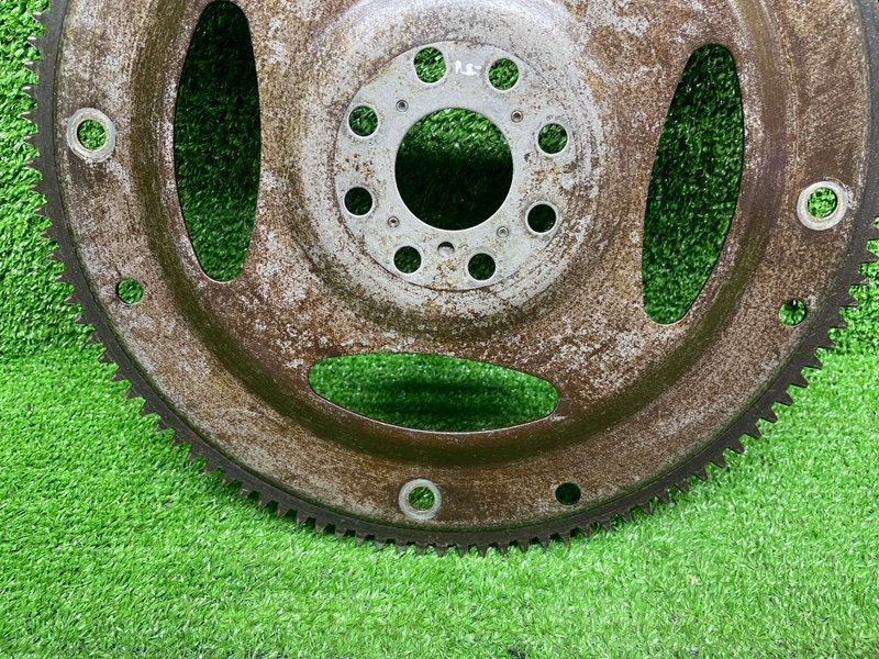 Маховик, 2000 рублей, Москва