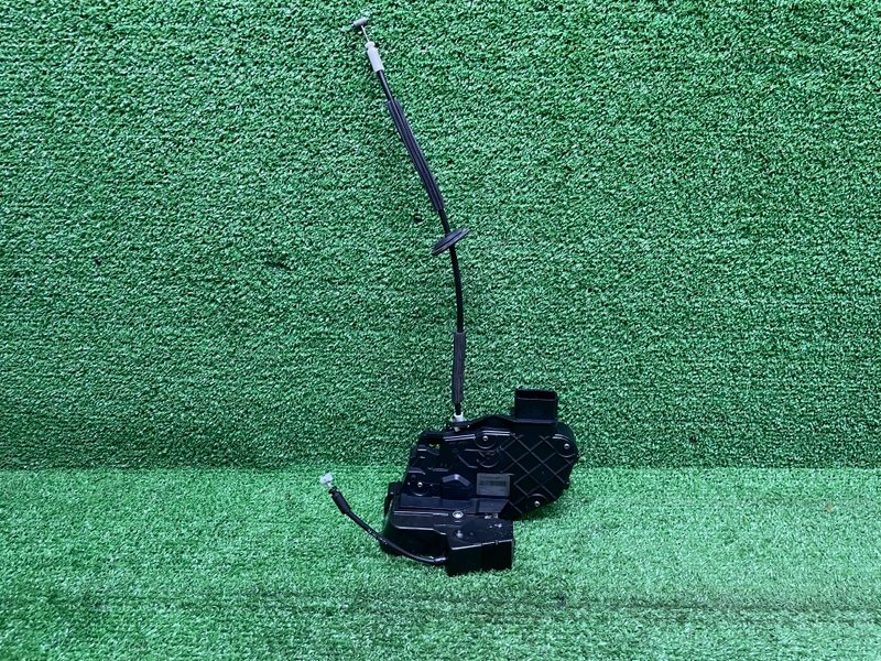 Замок двери задней правой, 2000 рублей, Москва