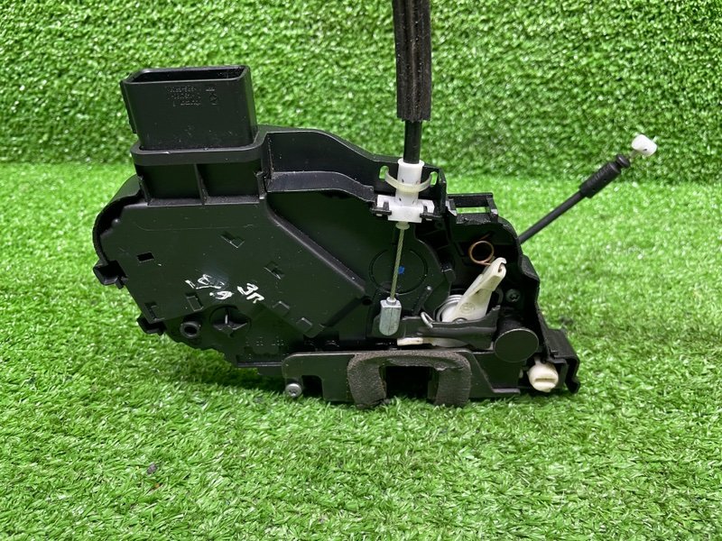 Замок двери задней правой, 2000 рублей, Москва