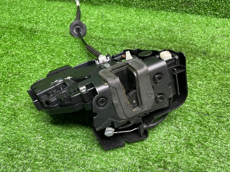 Замок двери задней правой, 2000 рублей, Москва