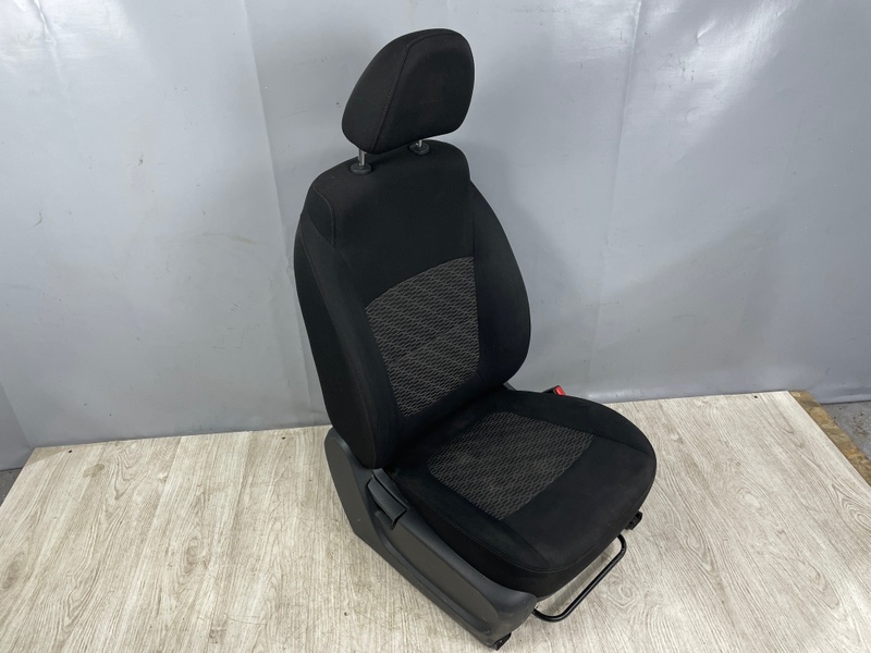 Сиденье переднее правое, 5000 рублей, Москва