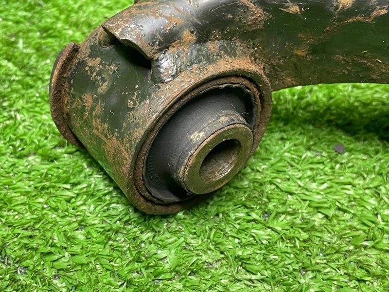 Рычаг передний правый верхний, 2000 рублей, Москва