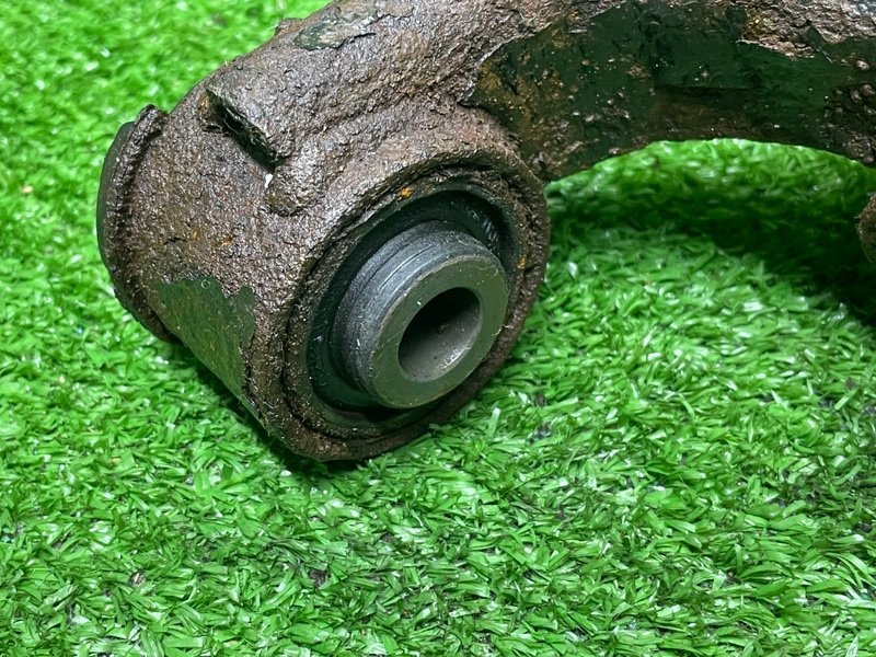 Рычаг передний левый верхний, 2000 рублей, Москва