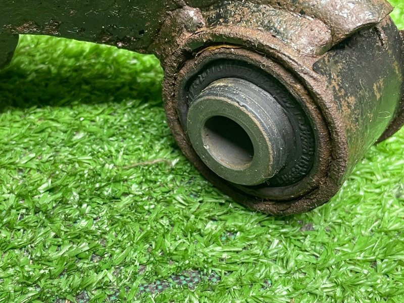 Рычаг передний левый верхний, 2000 рублей, Москва