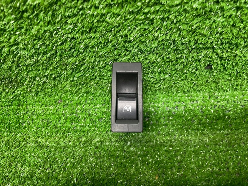 Кнопка стеклоподъемника, 500 рублей, Москва