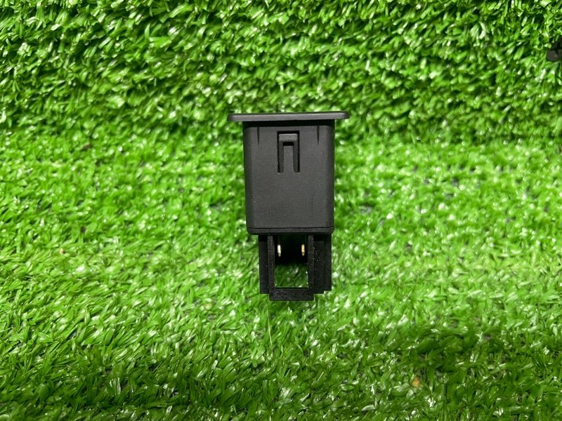 Кнопка стеклоподъемника, 500 рублей, Москва