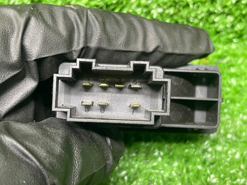 Кнопка стеклоподъемника, 500 рублей, Москва