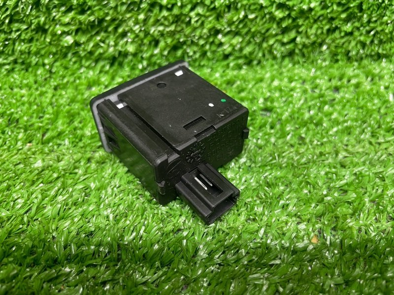 Кнопка корректора фар, 500 рублей, Москва