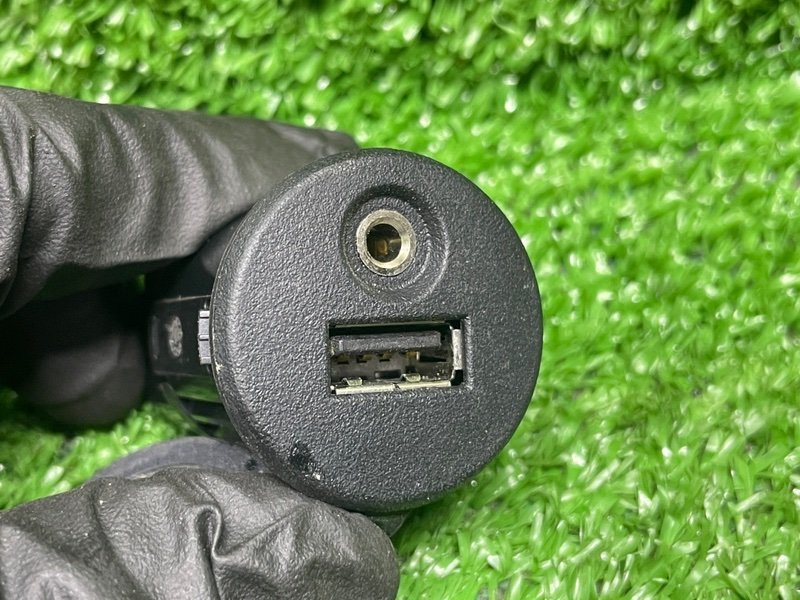 Разъем (USB/AUX), 2000 рублей, Москва