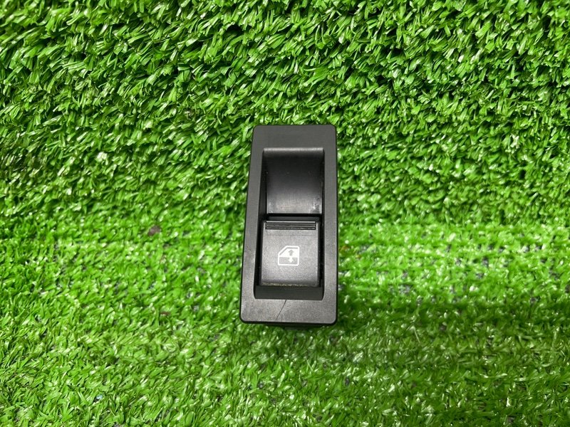 Кнопка стеклоподъемника, 500 рублей, Москва